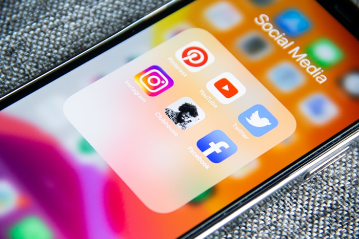 Gestion réseaux sociaux Instagram TikTok Genève