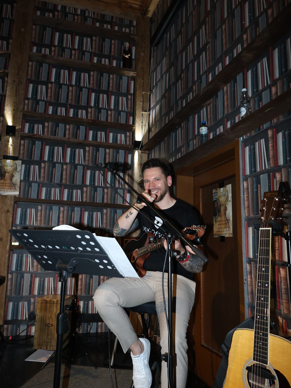 Christophe Muré, coach vocal Wall of Sound, en concert acoustique à la Brasserie Calvinus à Genève